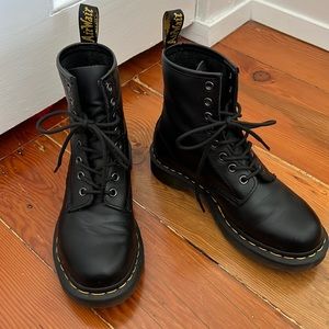 Dr Martens 1460 Women’s boots